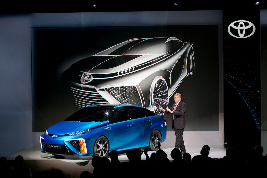 Презентация Toyota FCV на водородном топливе