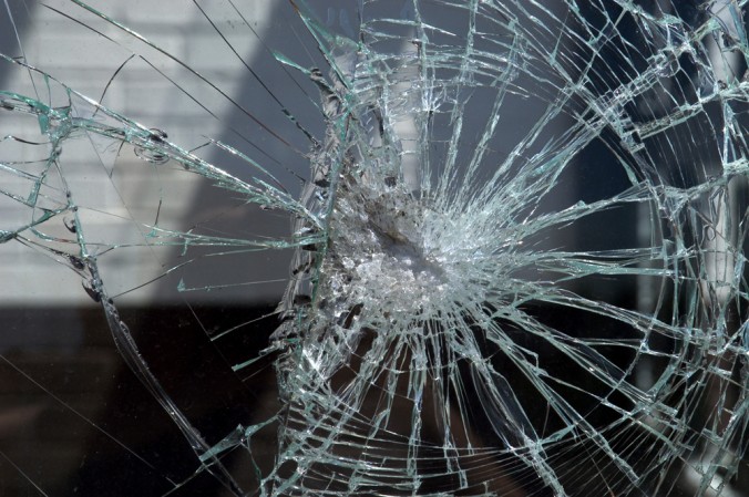 Повреждения, требующие замены стекол на автомобиле