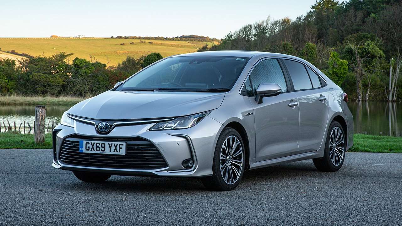 3 достоинства и 3 недостатка Toyota Corolla